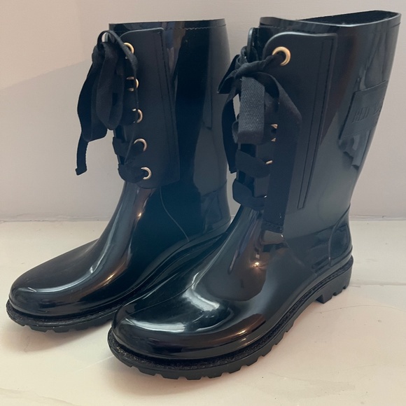 RED Valentino | Lace-Up Rain Boots in black - Picture 2 of 7